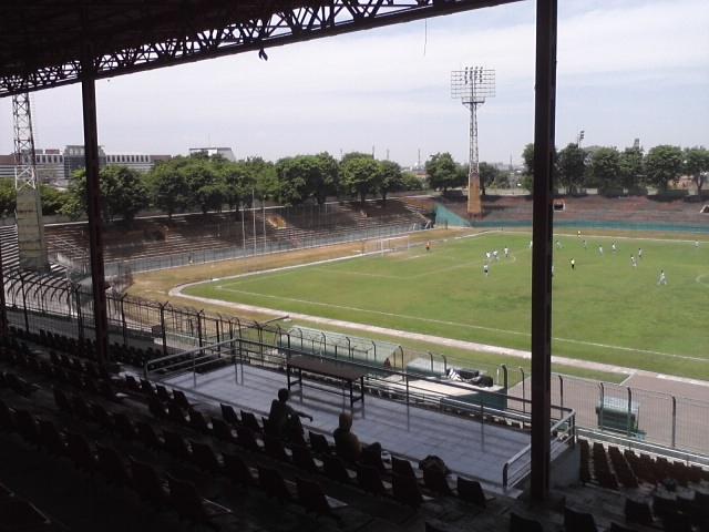 Gelora 10 November-Stadion
